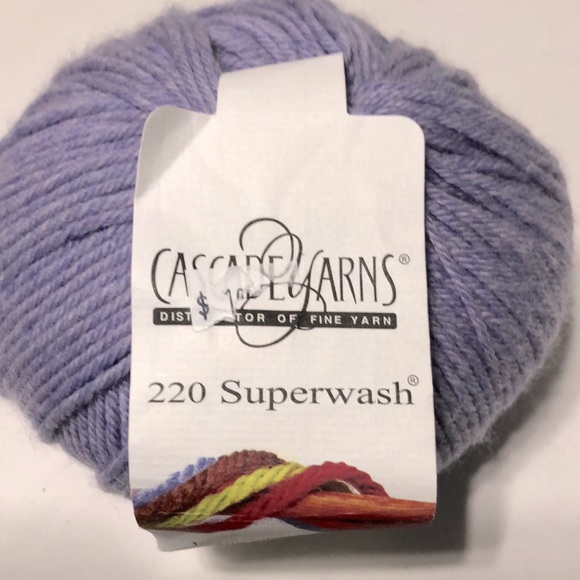1 BALL CASCADE YARN  220 yards.  100% SUPERWASH  Wool - Picture 1 of 4